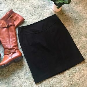 BANANA REPUBLIC Black Stretch Pencil Skirt, Work Skirt, Great Condition, size 10